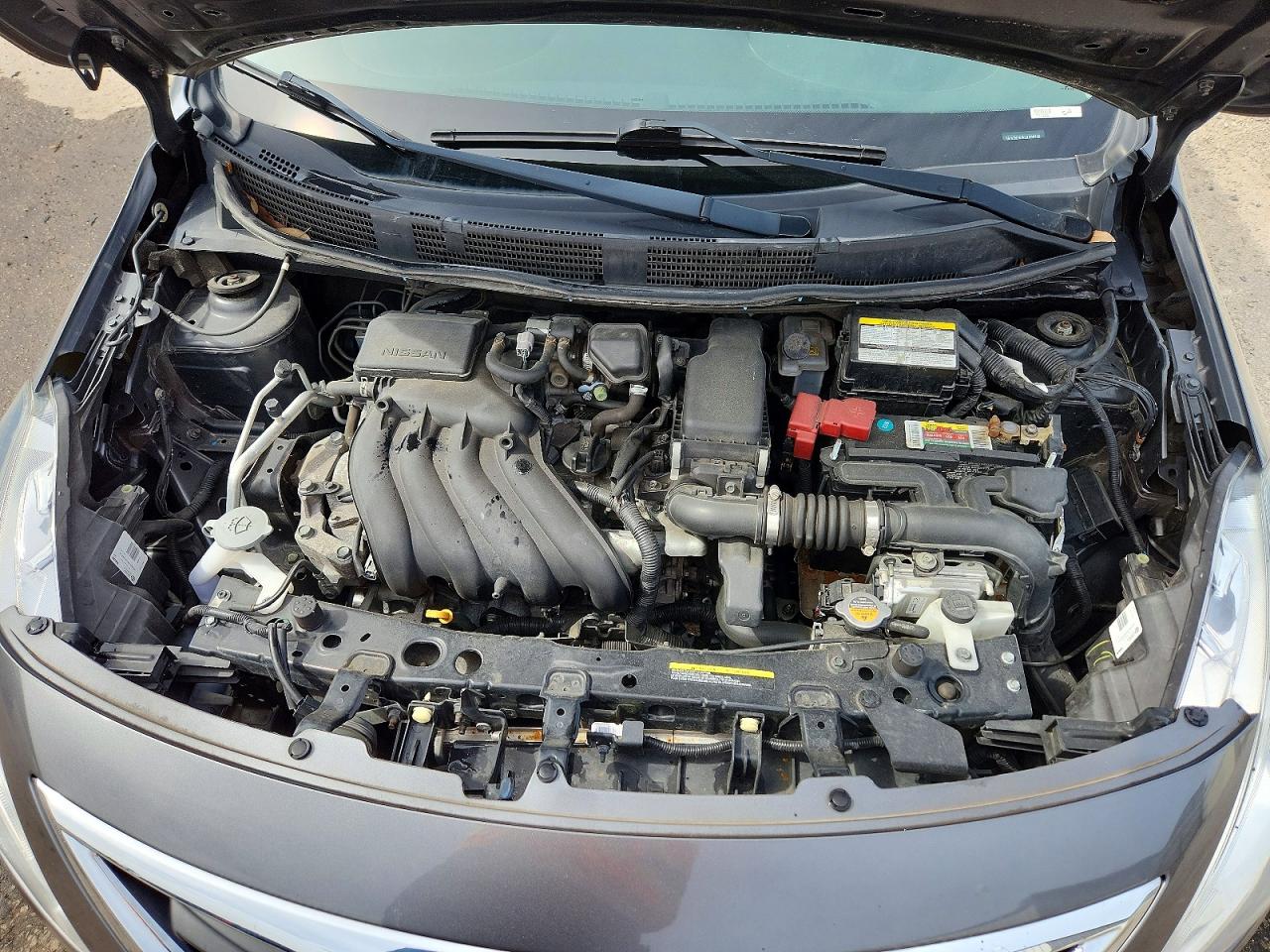 2018 NISSAN VERSA SV photo 11