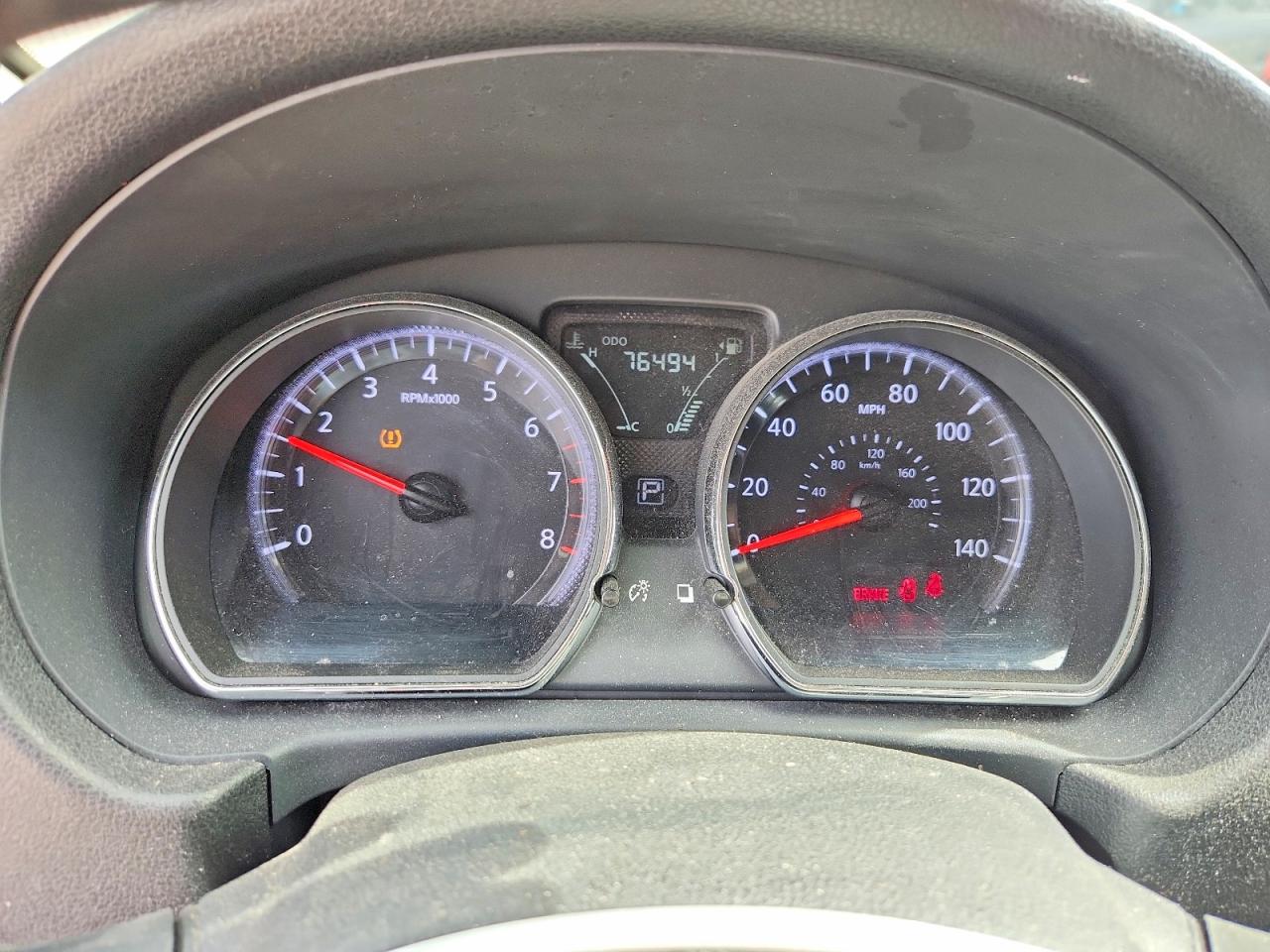 2018 NISSAN VERSA SV photo 9