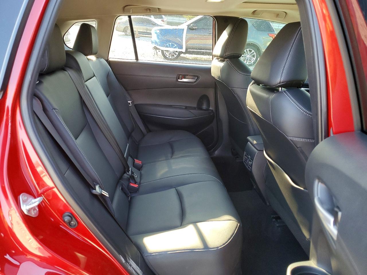 2022 TOYOTA COROLLA CROSS XLE photo 31