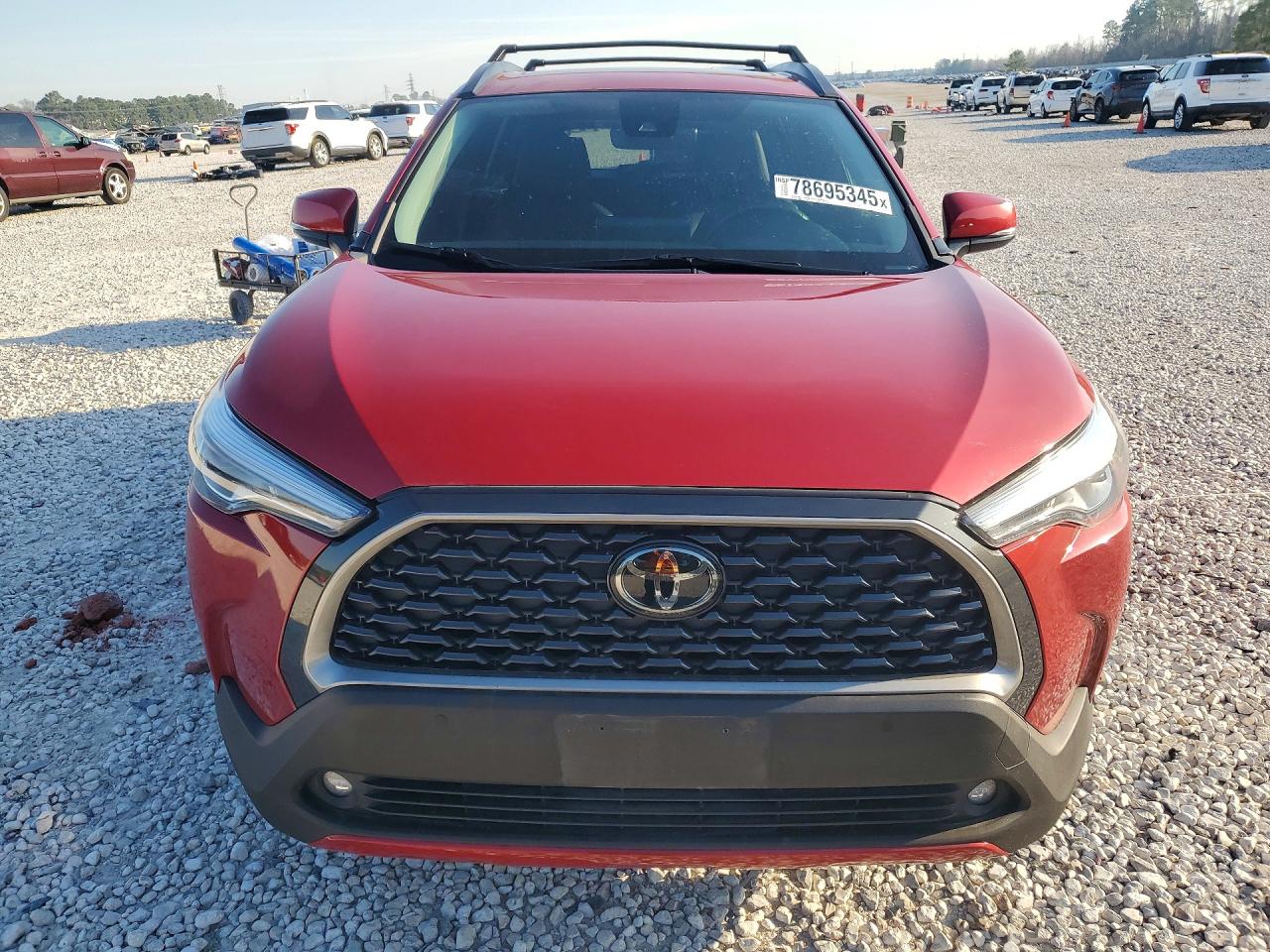2022 TOYOTA COROLLA CROSS XLE photo 13