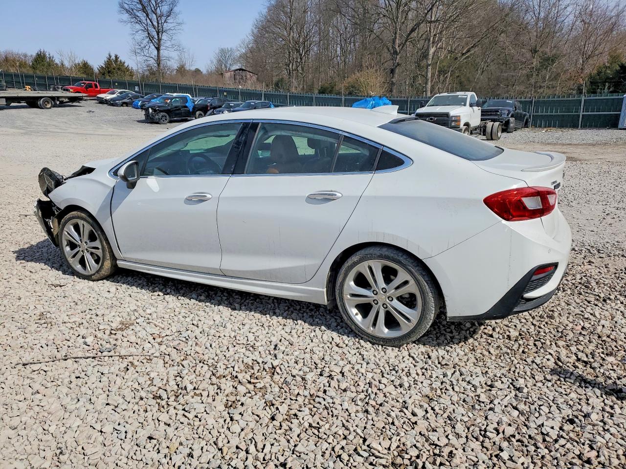 2016 CHEVROLET CRUZE PREMIER photo 2
