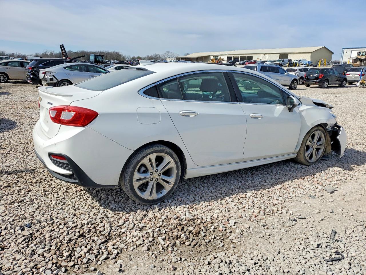 2016 CHEVROLET CRUZE PREMIER photo 3