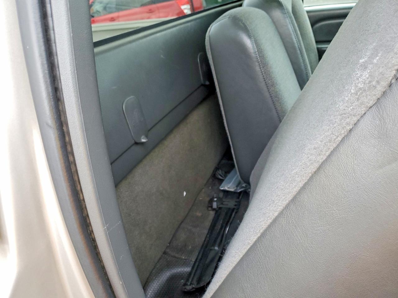 2005 CHEVROLET SILVERADO C1500 photo 10