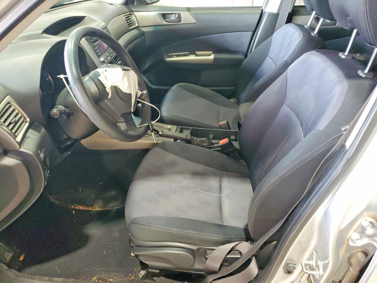 2010 SUBARU FORESTER XS photo 25