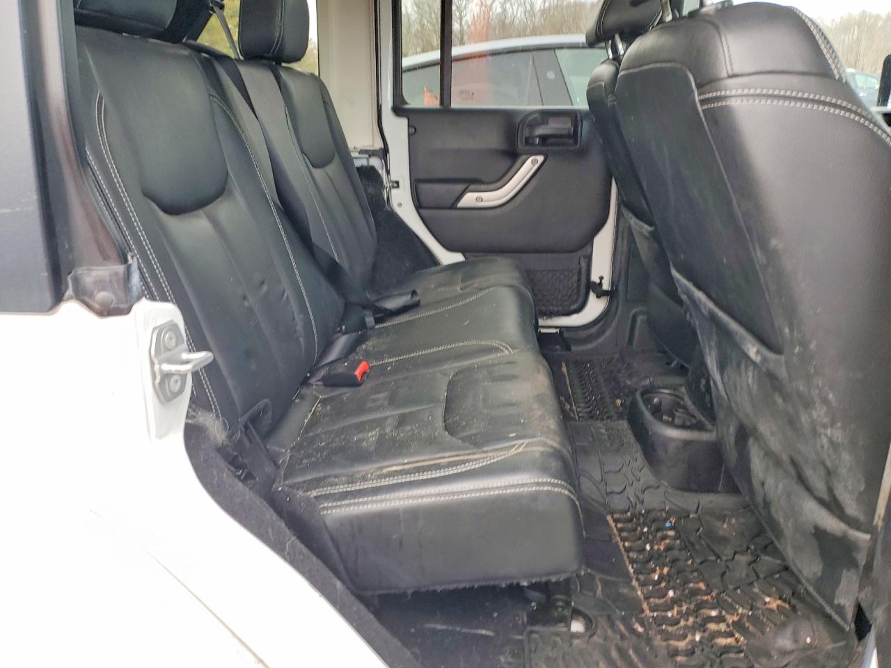 2015 JEEP WRANGLER UNLIMITED SAHARA photo 10