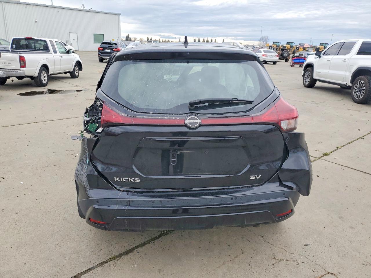 2022 NISSAN KICKS SV photo 11