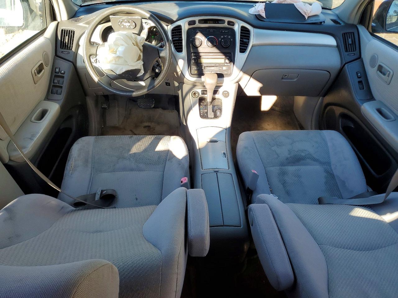 2005 TOYOTA HIGHLANDER BASE photo 15
