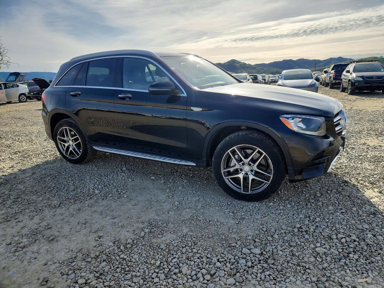 2016 MERCEDES-BENZ GLC 300 photo 4