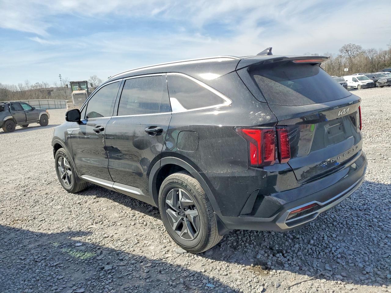 2022 KIA SORENTO S photo 4