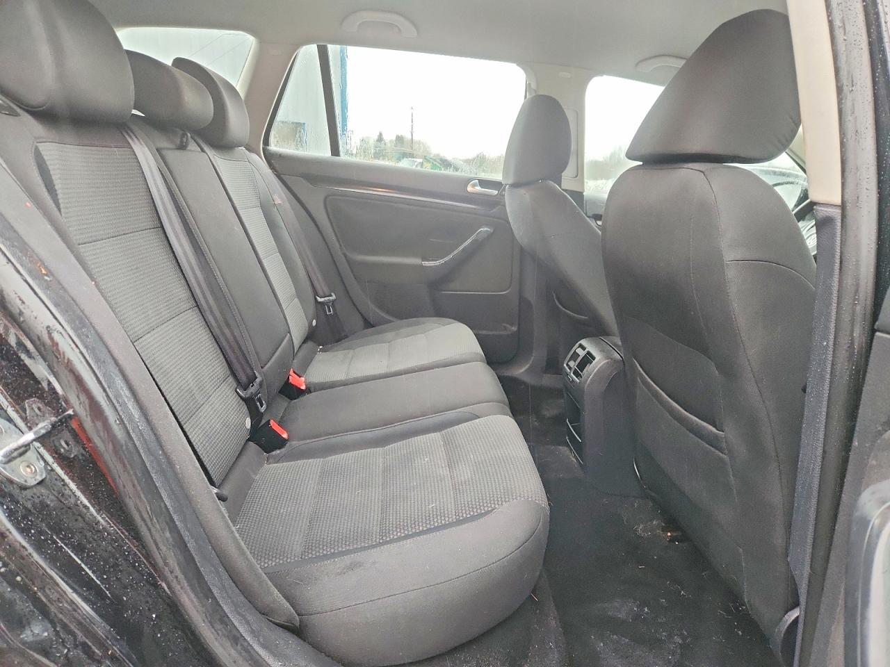 2011 VOLKSWAGEN JETTA S photo 19