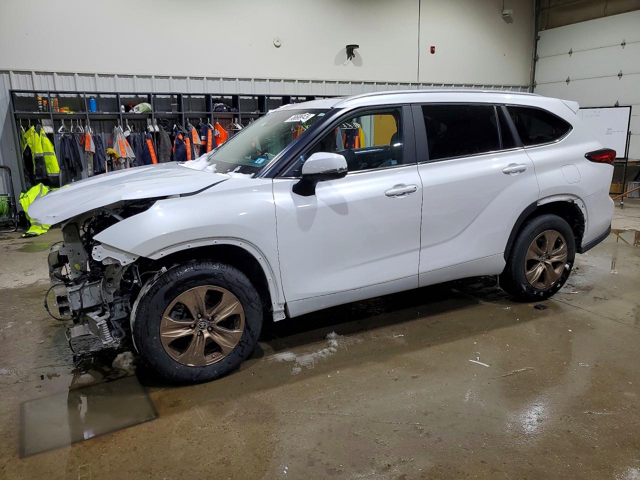 2023 TOYOTA HIGHLANDER HYBRID