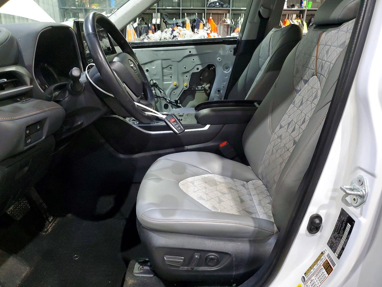 2023 TOYOTA HIGHLANDER HYBRID BRONZE EDITION photo 19