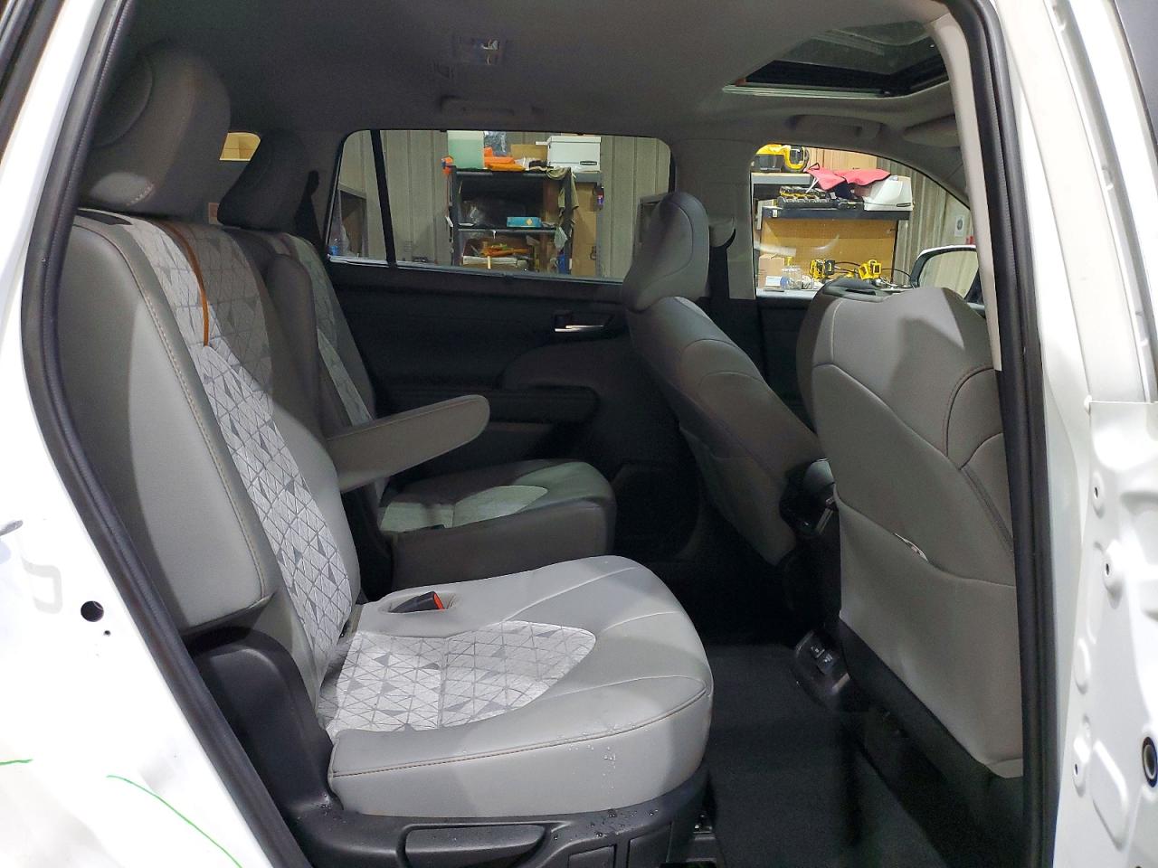 2023 TOYOTA HIGHLANDER HYBRID BRONZE EDITION photo 31