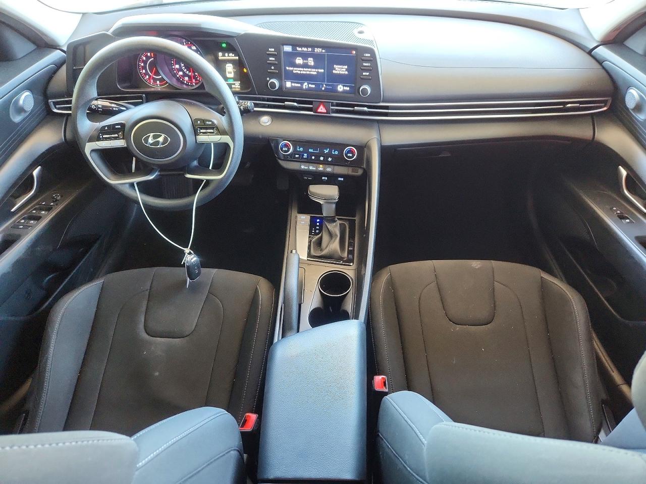 2022 HYUNDAI ELANTRA SEL photo 8