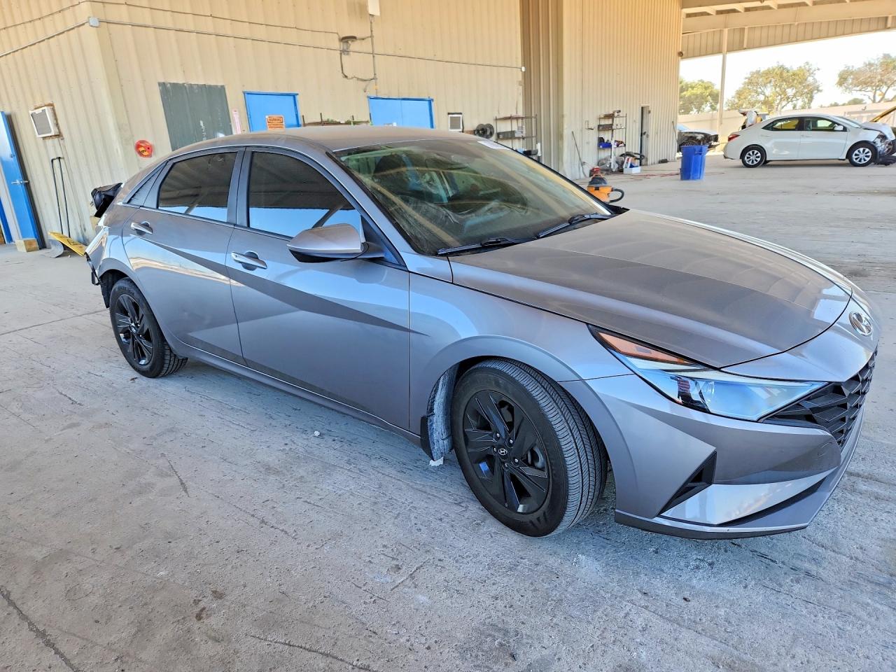 2022 HYUNDAI ELANTRA SEL photo 4