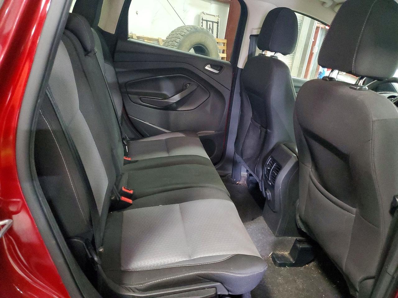 2017 FORD ESCAPE SE photo 19