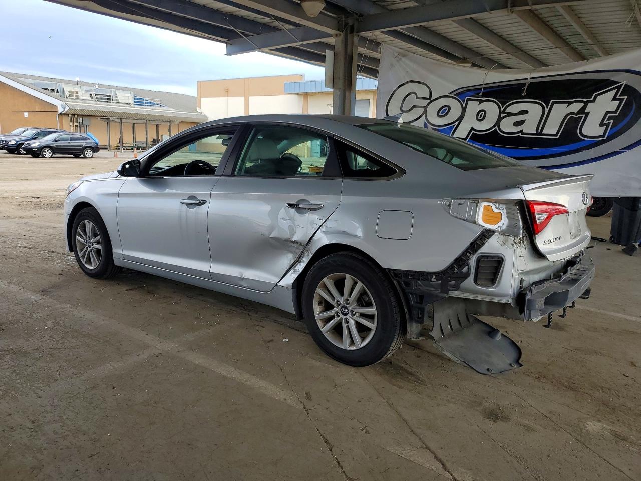 2017 HYUNDAI SONATA SE photo 3
