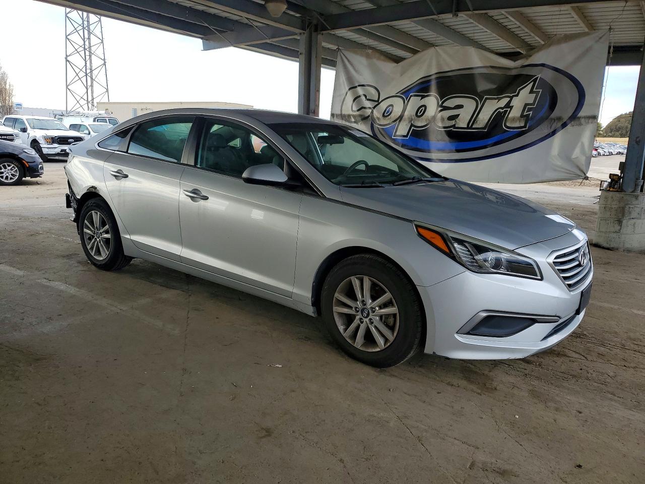 2017 HYUNDAI SONATA SE photo 7