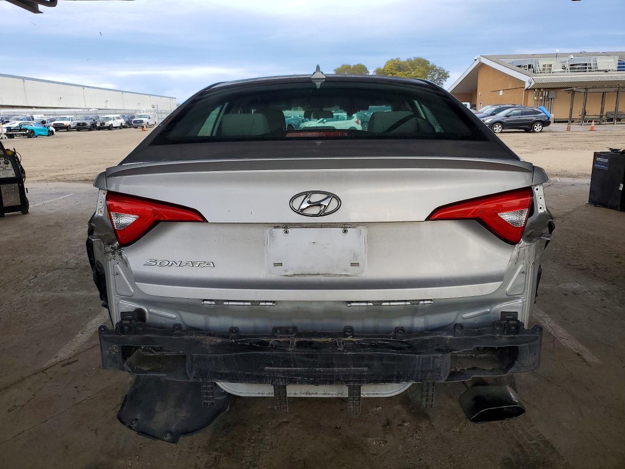 2017 HYUNDAI SONATA SE photo 11