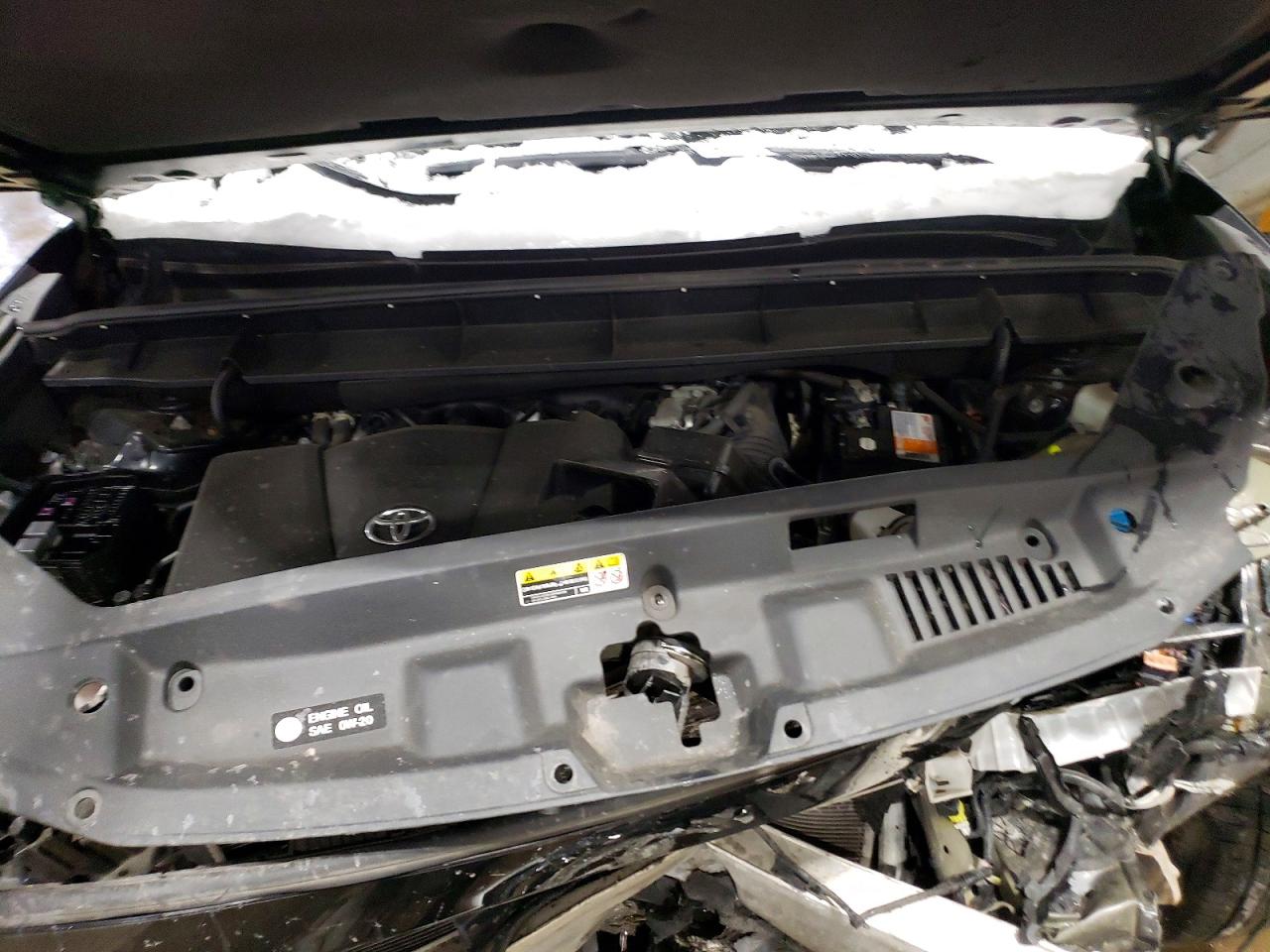 2022 TOYOTA HIGHLANDER XLE photo 12