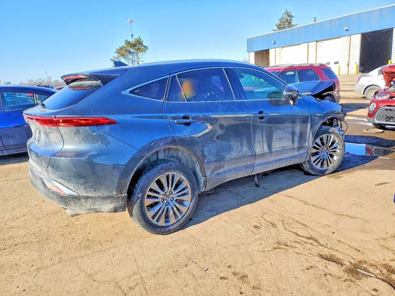 2022 TOYOTA VENZA LE photo 3