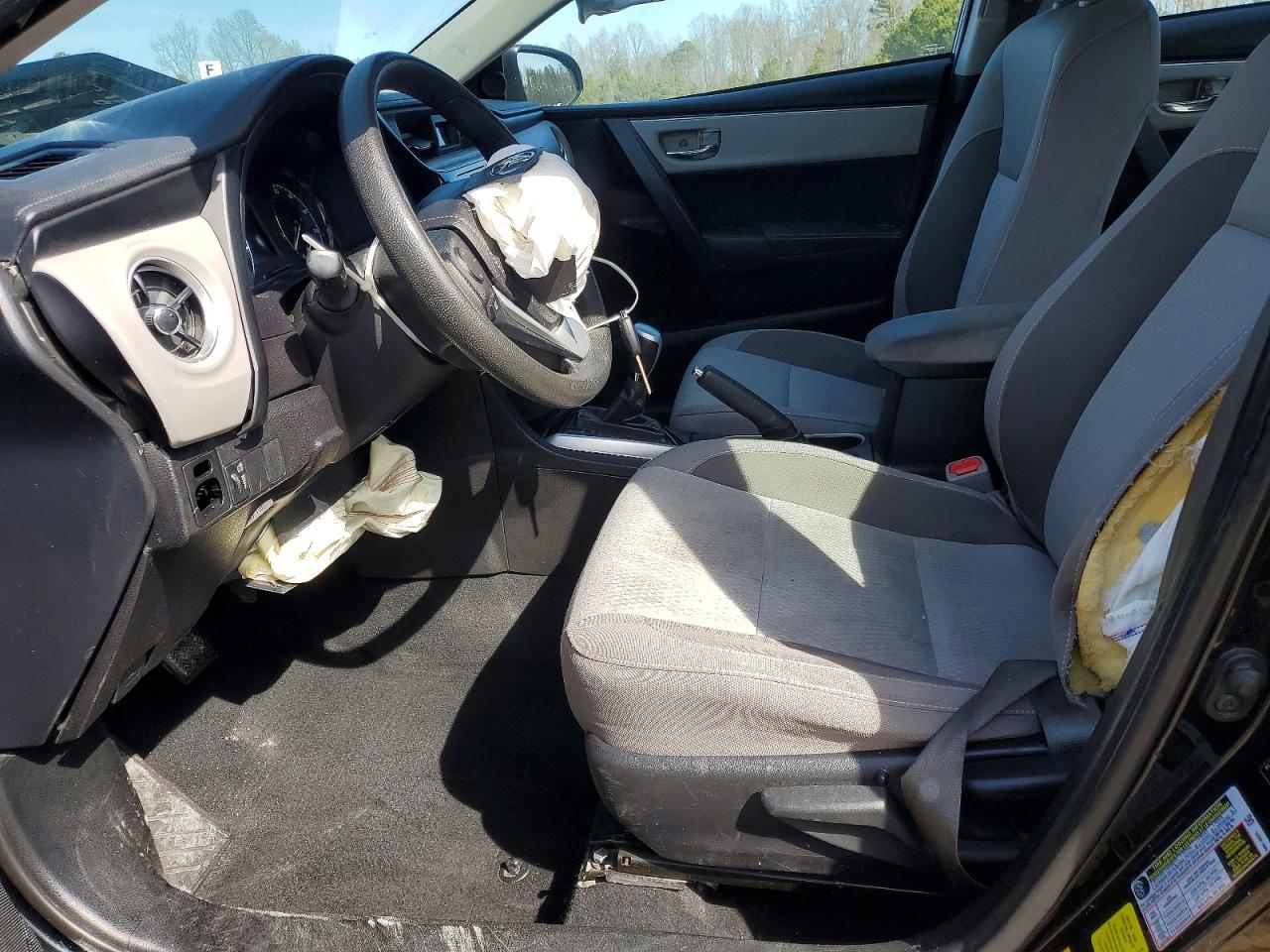 2018 TOYOTA COROLLA photo 13