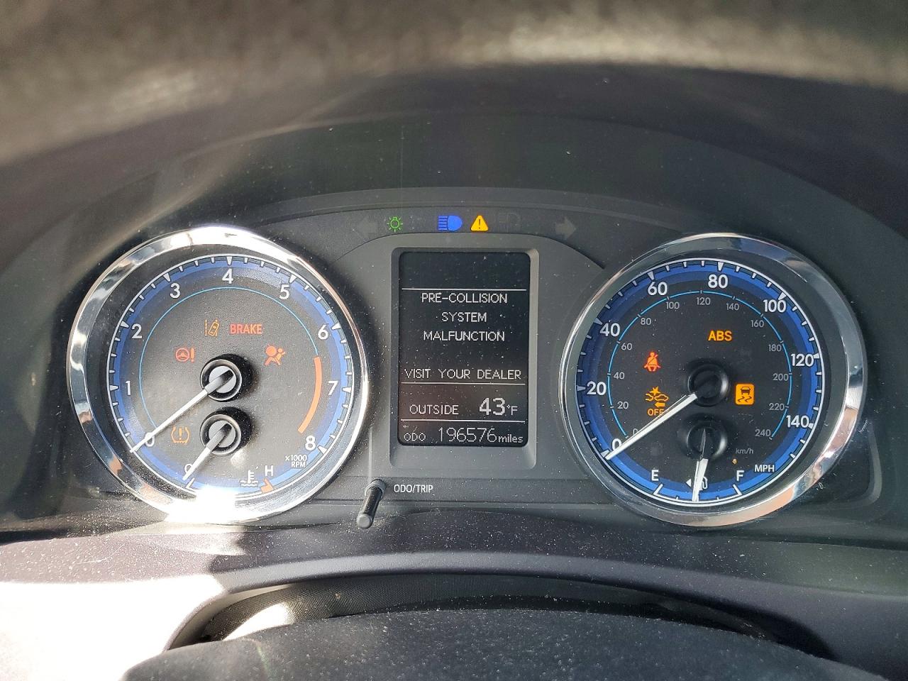 2018 TOYOTA COROLLA photo 17