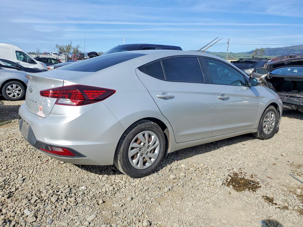 2020 HYUNDAI ELANTRA SE photo 3