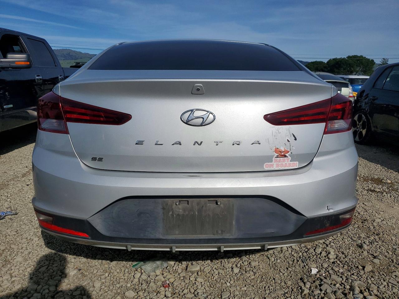 2020 HYUNDAI ELANTRA SE photo 6
