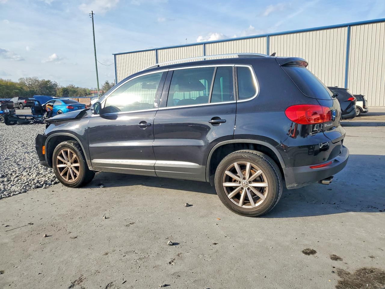 2017 VOLKSWAGEN TIGUAN WOLFSBURG photo 3