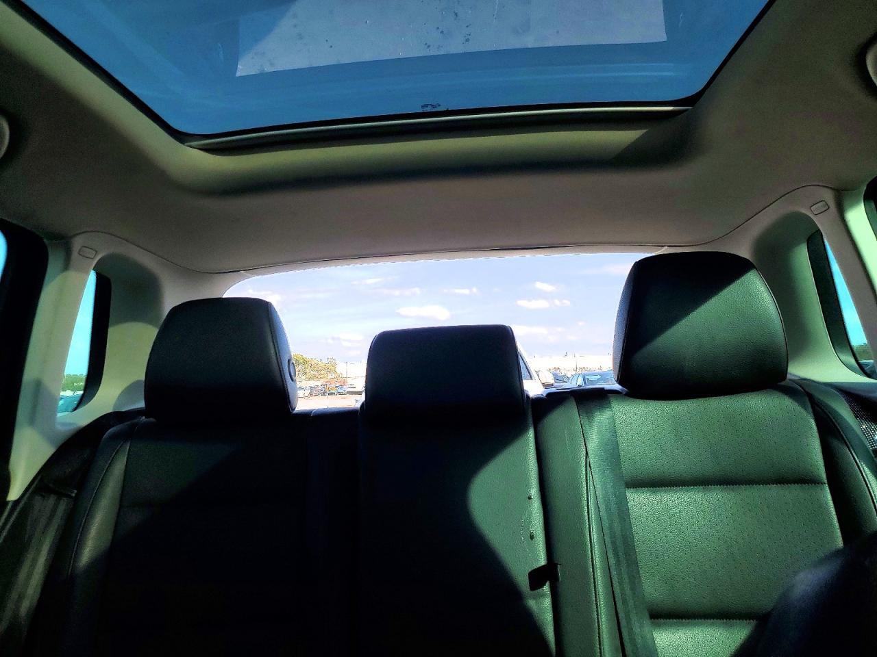 2017 VOLKSWAGEN TIGUAN WOLFSBURG photo 19