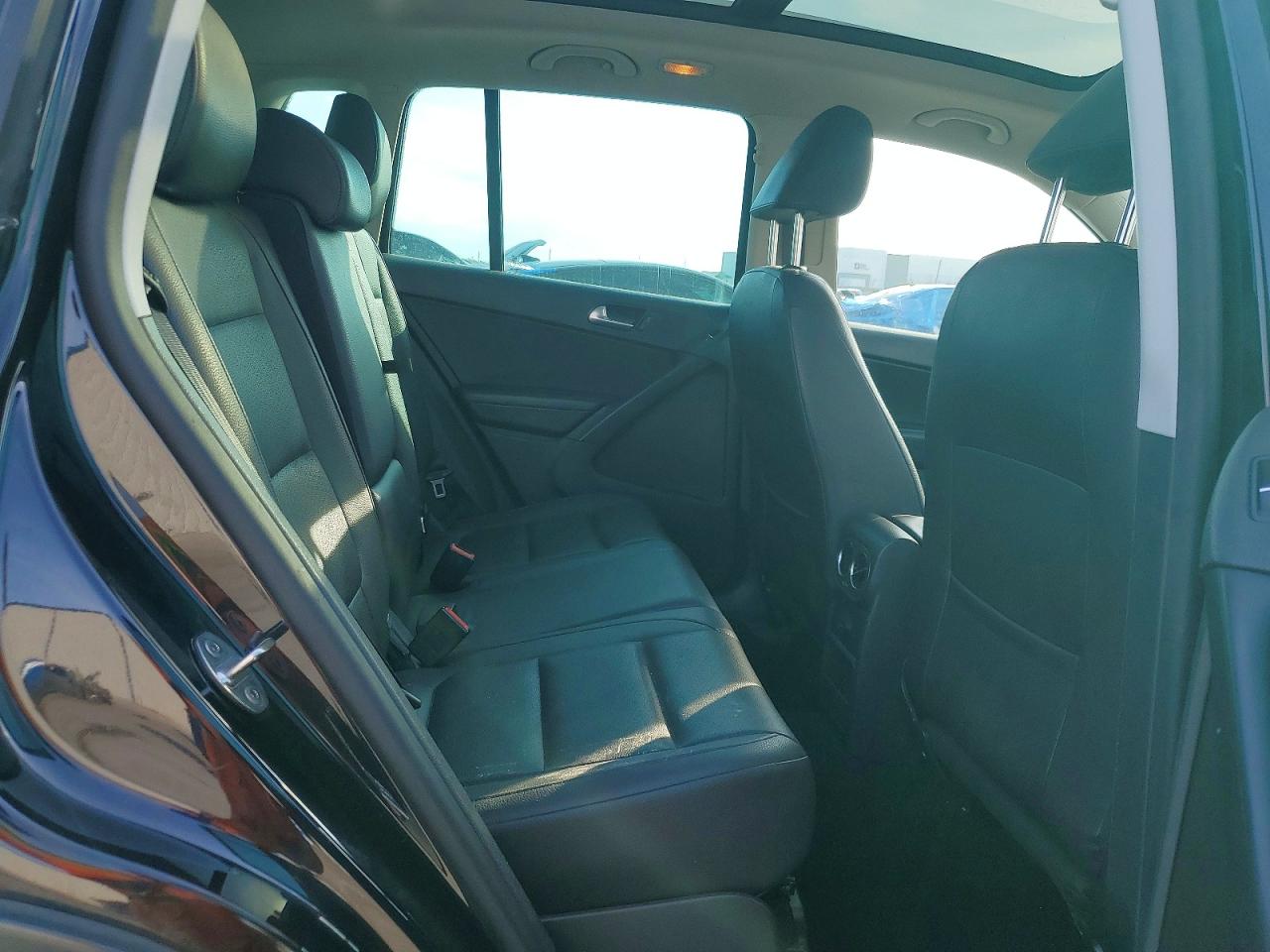 2017 VOLKSWAGEN TIGUAN WOLFSBURG photo 21