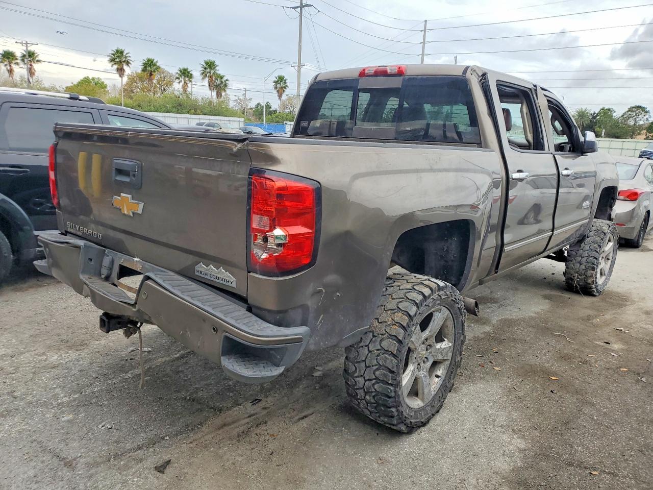 2014 CHEVROLET SILVERADO C1500 HIGH COUNTRY photo 3