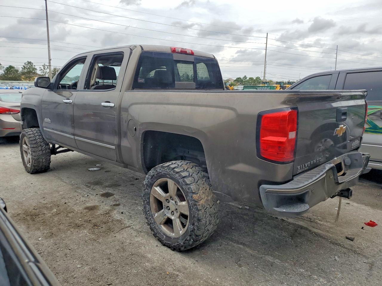 2014 CHEVROLET SILVERADO C1500 HIGH COUNTRY photo 2