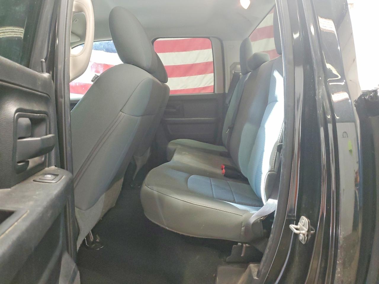 2017 RAM 1500 ST photo 19