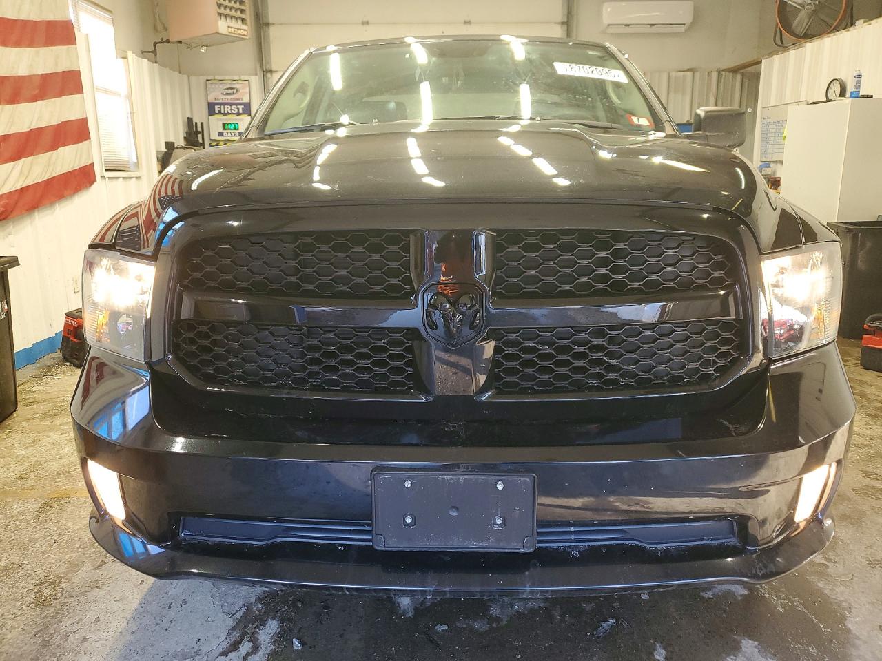 2017 RAM 1500 ST photo 9