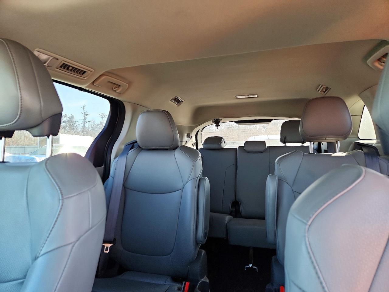 2021 TOYOTA SIENNA XLE 7-PASSENGER photo 10
