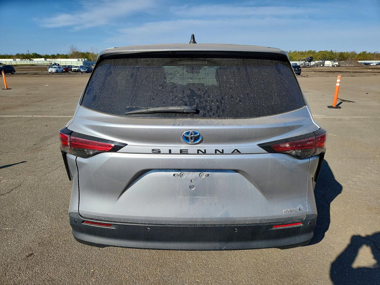 2021 TOYOTA SIENNA XLE 7-PASSENGER photo 6