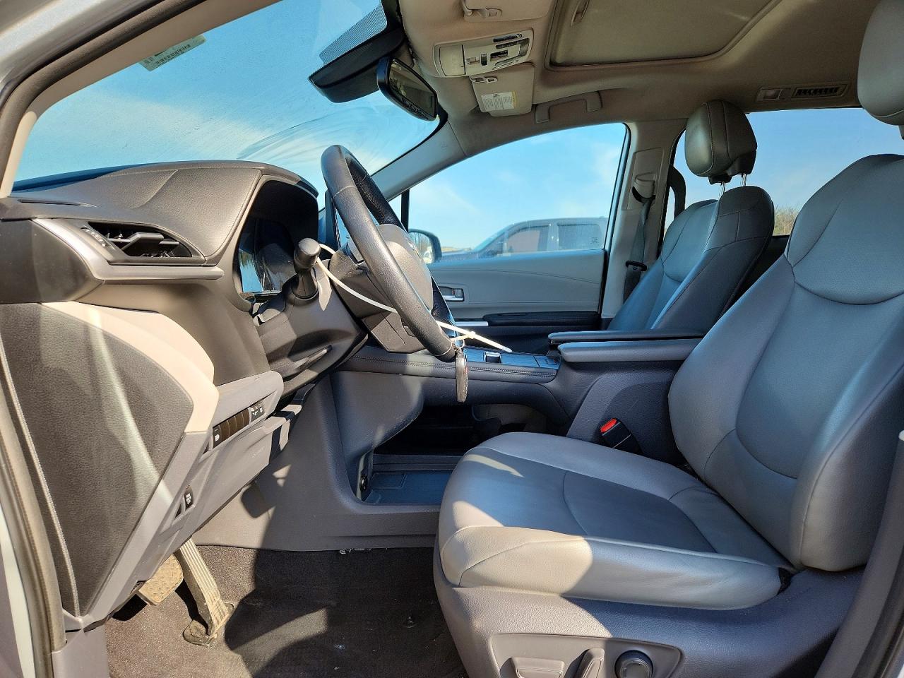 2021 TOYOTA SIENNA XLE 7-PASSENGER photo 7