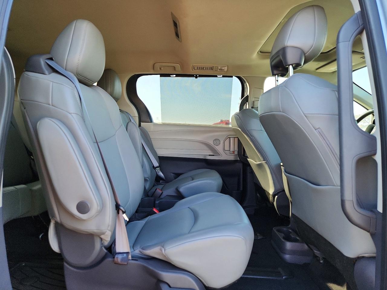 2021 TOYOTA SIENNA XLE 7-PASSENGER photo 11