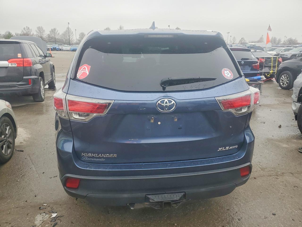 2016 TOYOTA HIGHLANDER XLE photo 6