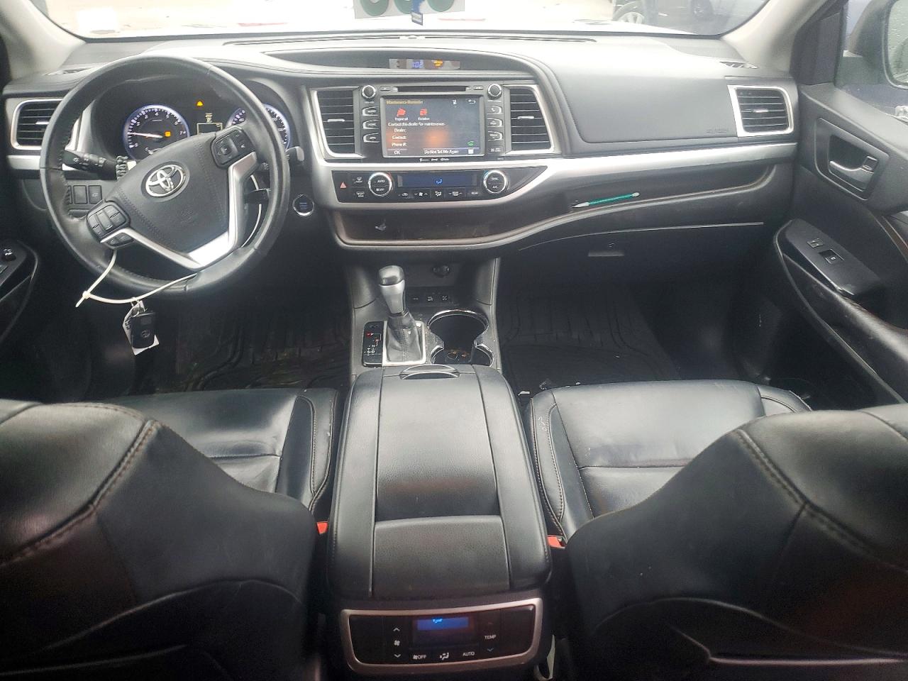 2016 TOYOTA HIGHLANDER XLE photo 8