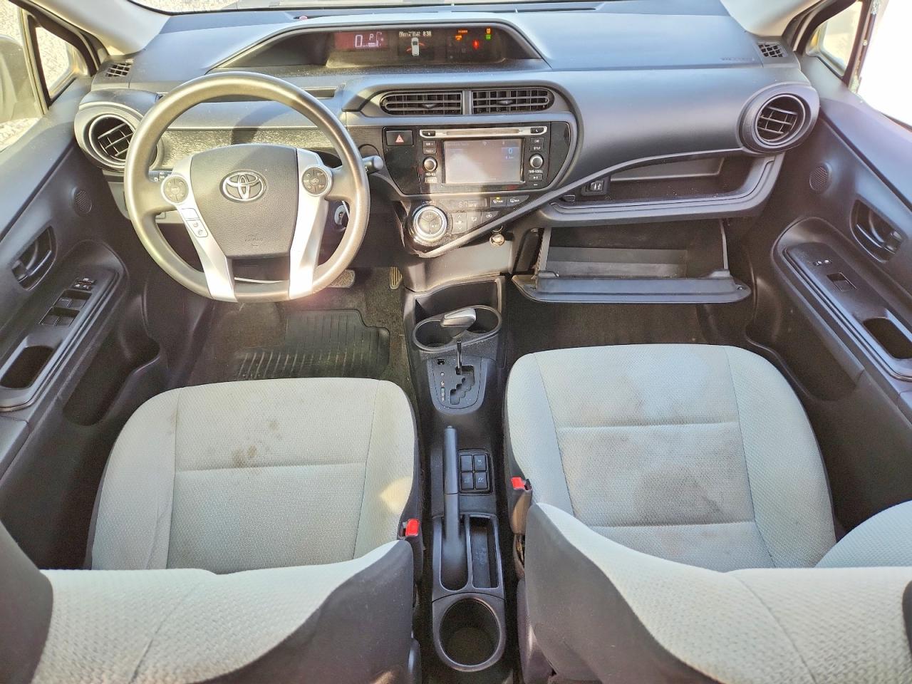2015 TOYOTA PRIUS C ONE photo 22