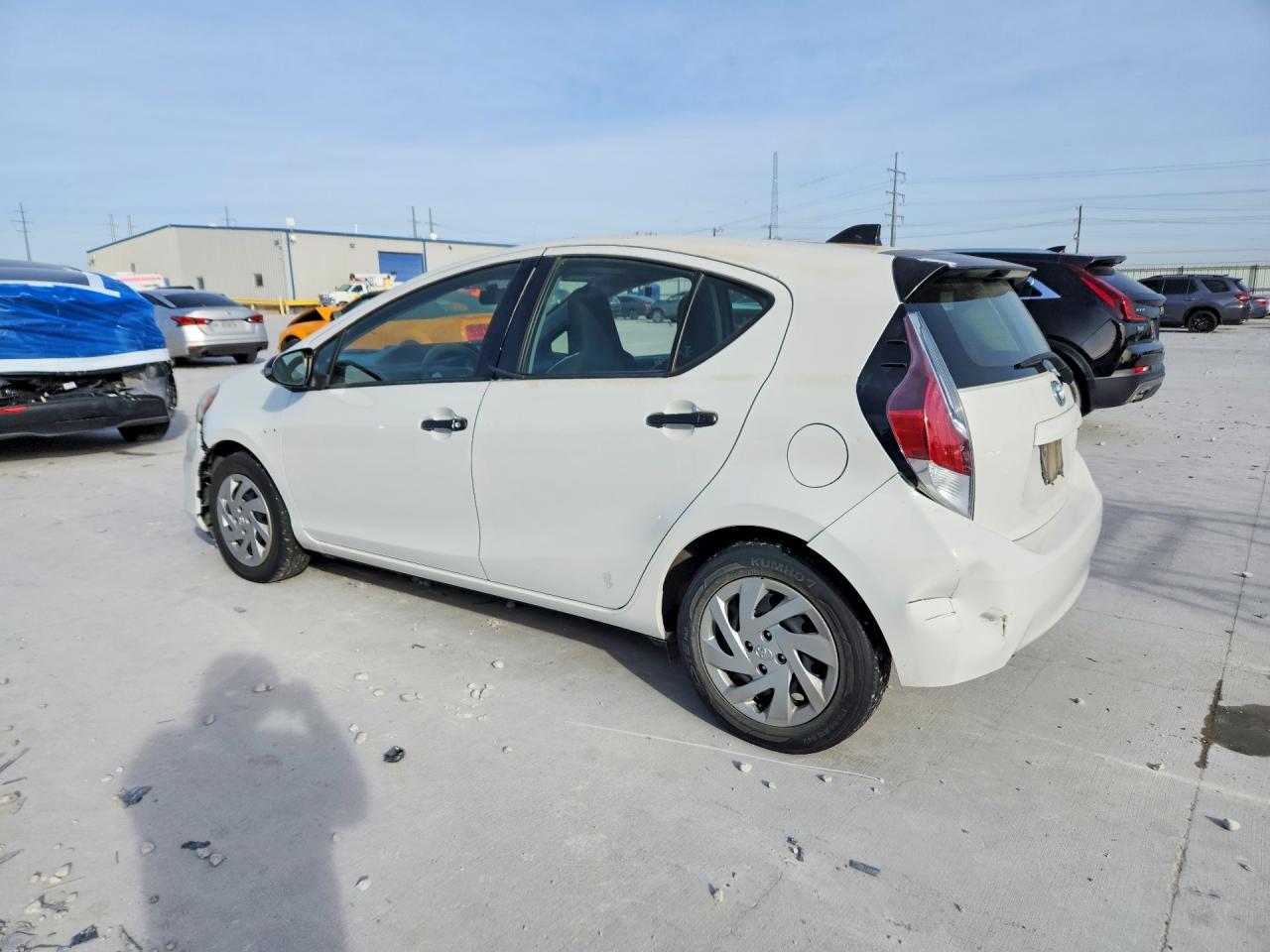 2015 TOYOTA PRIUS C ONE photo 4