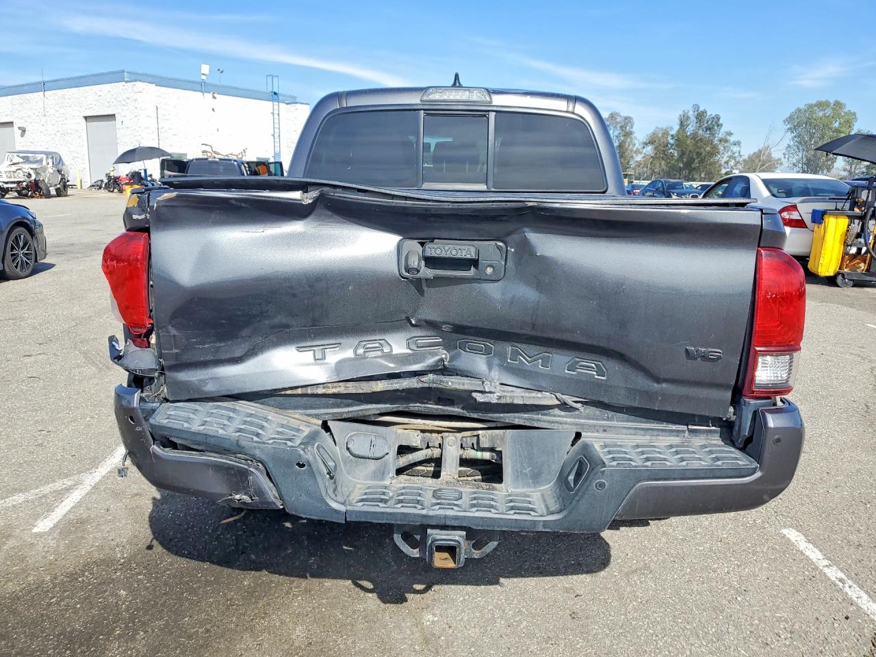 2019 TOYOTA TACOMA DOUBLE CAB photo 11
