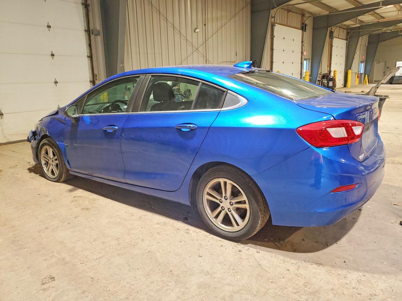 2017 CHEVROLET CRUZE LT photo 4