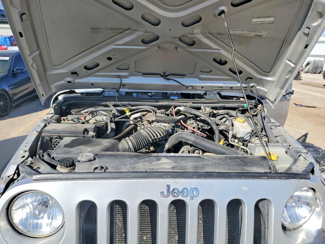 2011 JEEP WRANGLER UNLIMITED photo 31