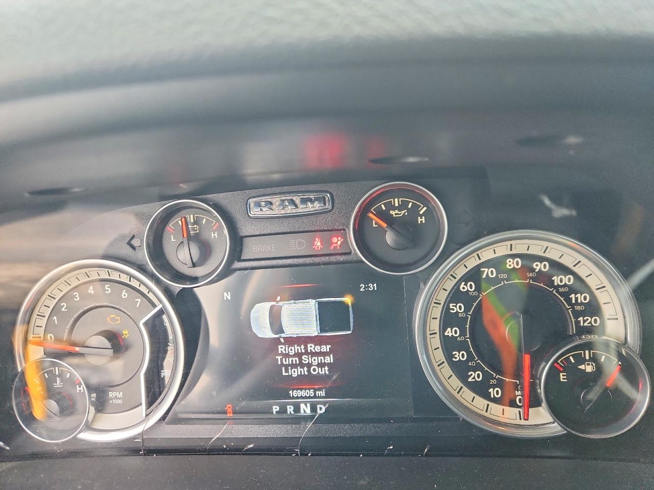 2015 RAM 1500 SLT photo 17