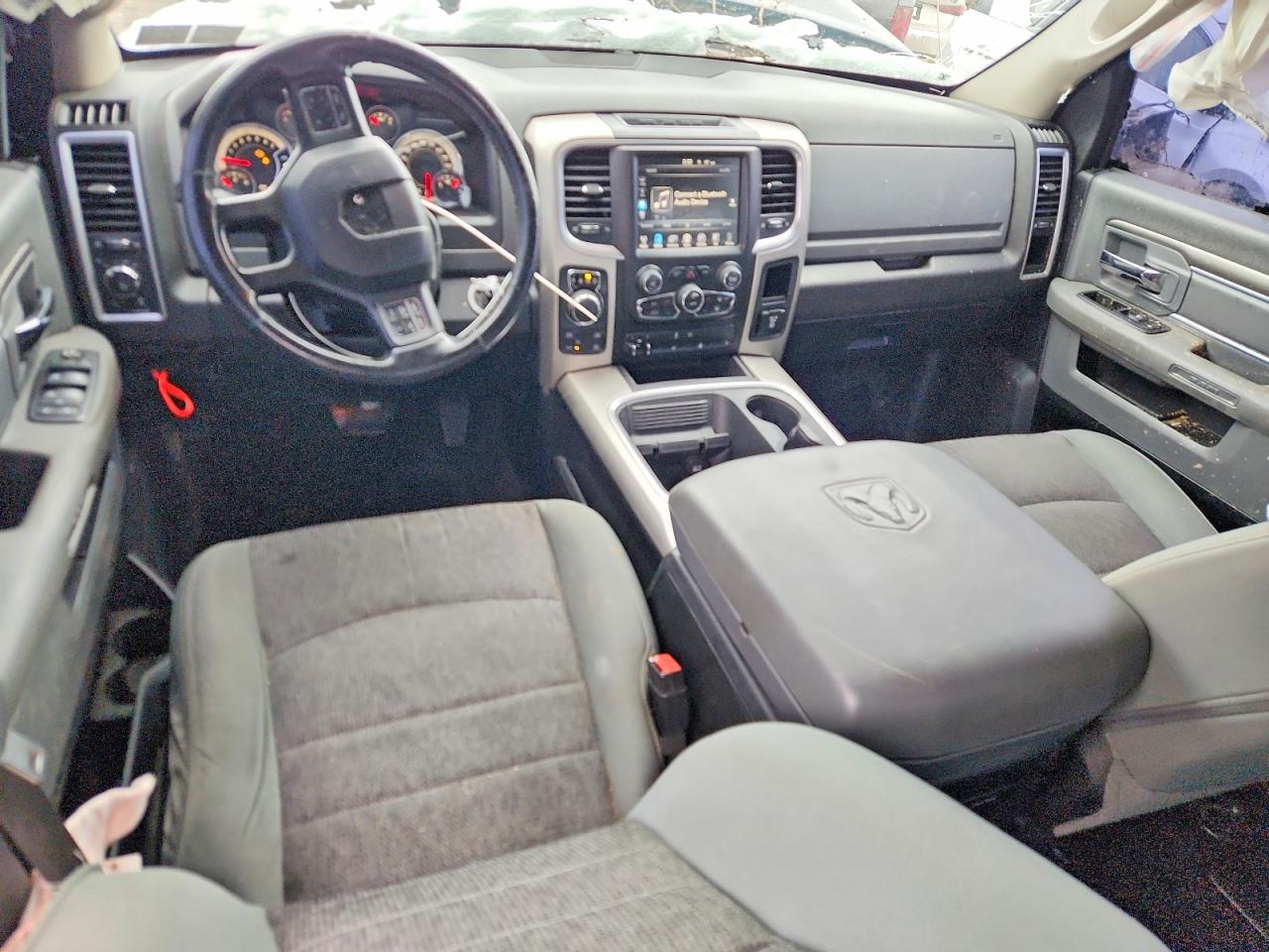 2015 RAM 1500 SLT photo 15