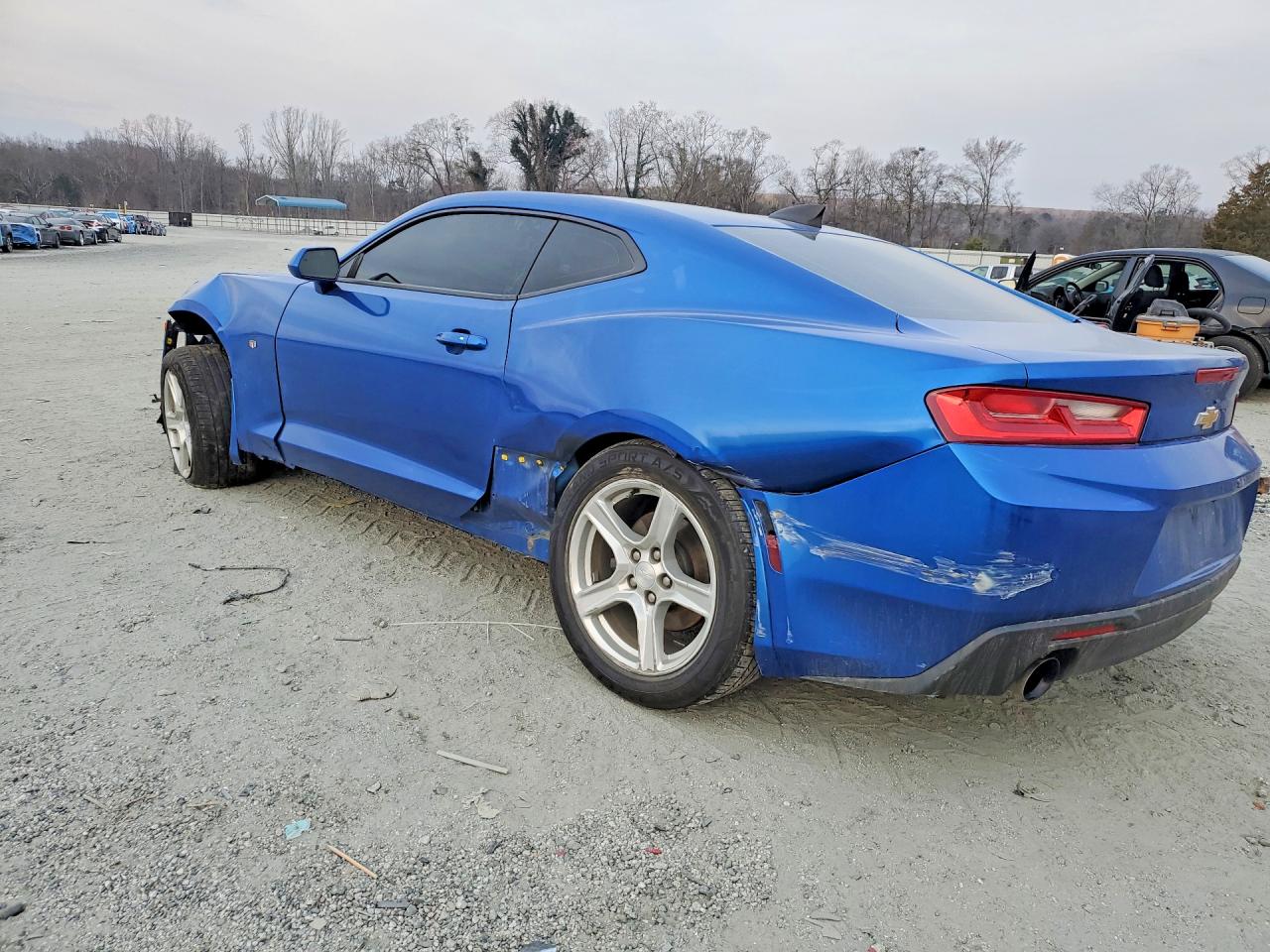 2017 CHEVROLET CAMARO LT photo 4